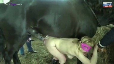 Загадочный незнакомец в лесу