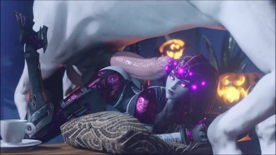 На сайте регулярно публикуются видео с персонажами из игры Overwatch.
