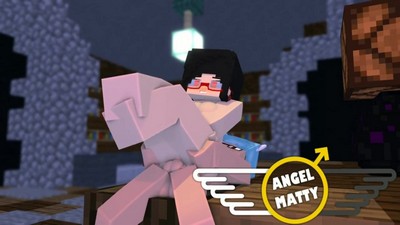Очаровательный подросток занимается интимными забавами в мире Minecraft вместе с персонажами Крипер, Дженни, Алекс и другими.